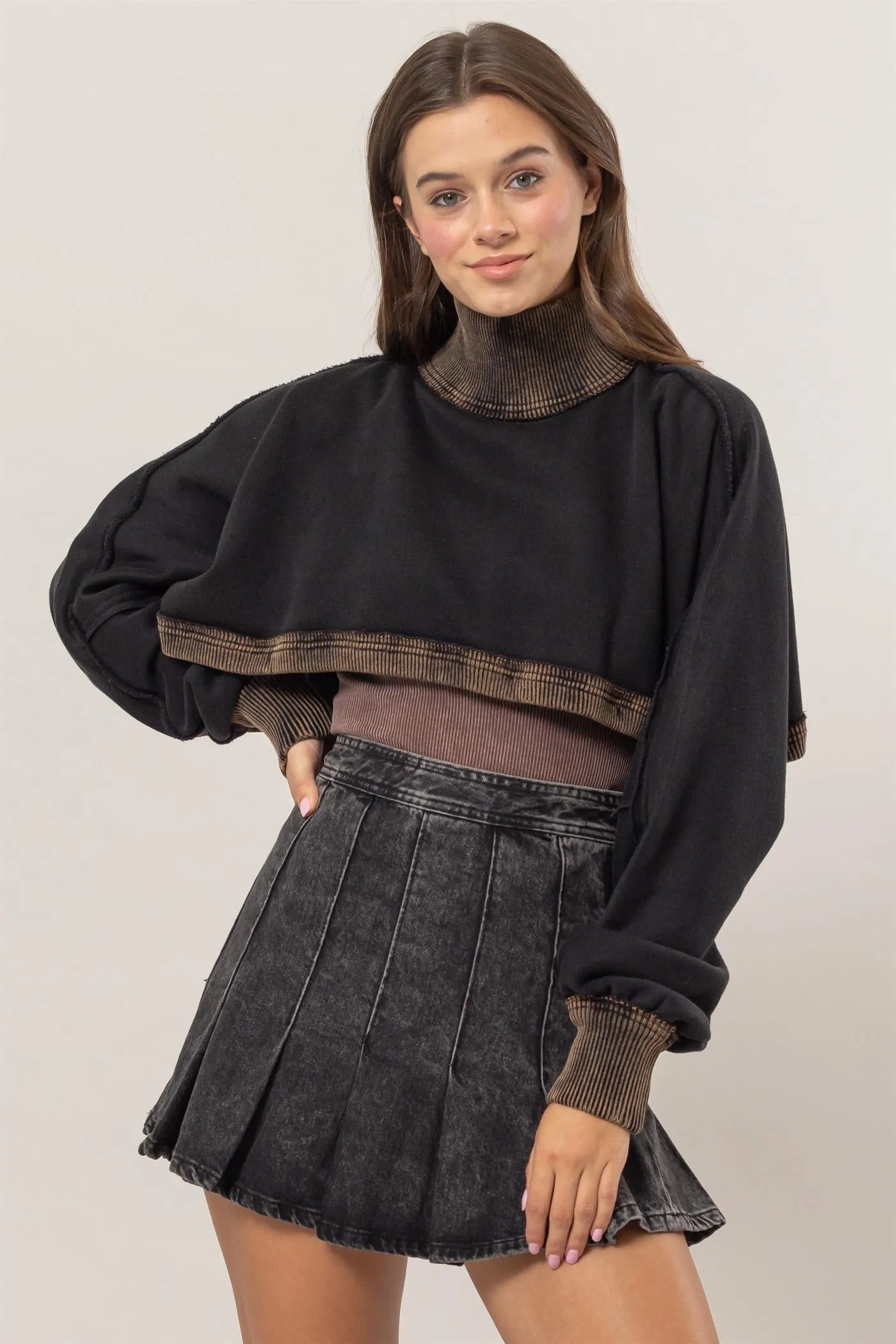 HF24F775-Cropped Turtleneck Sweater