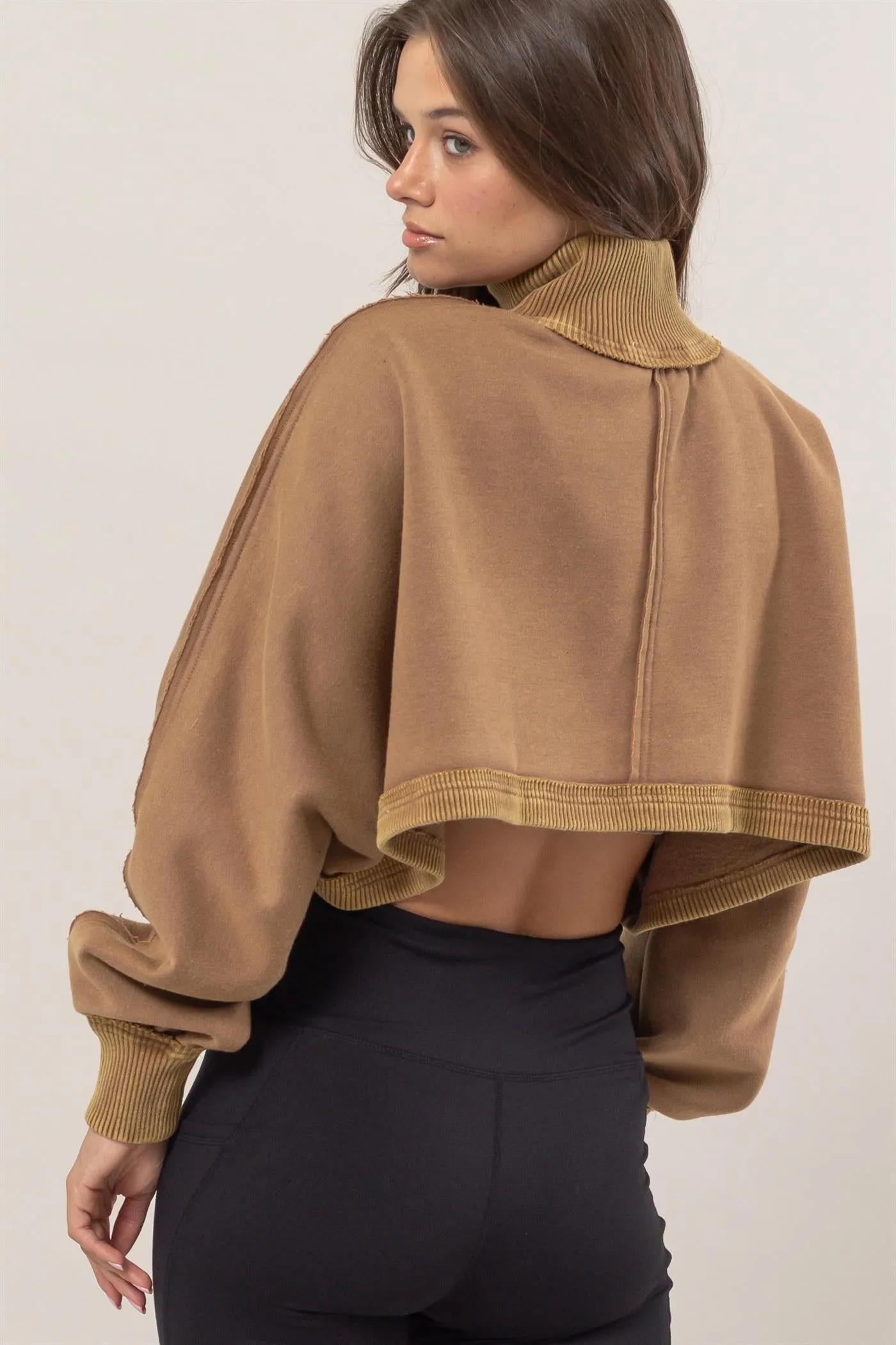 HF24F775-Cropped Turtleneck Sweater