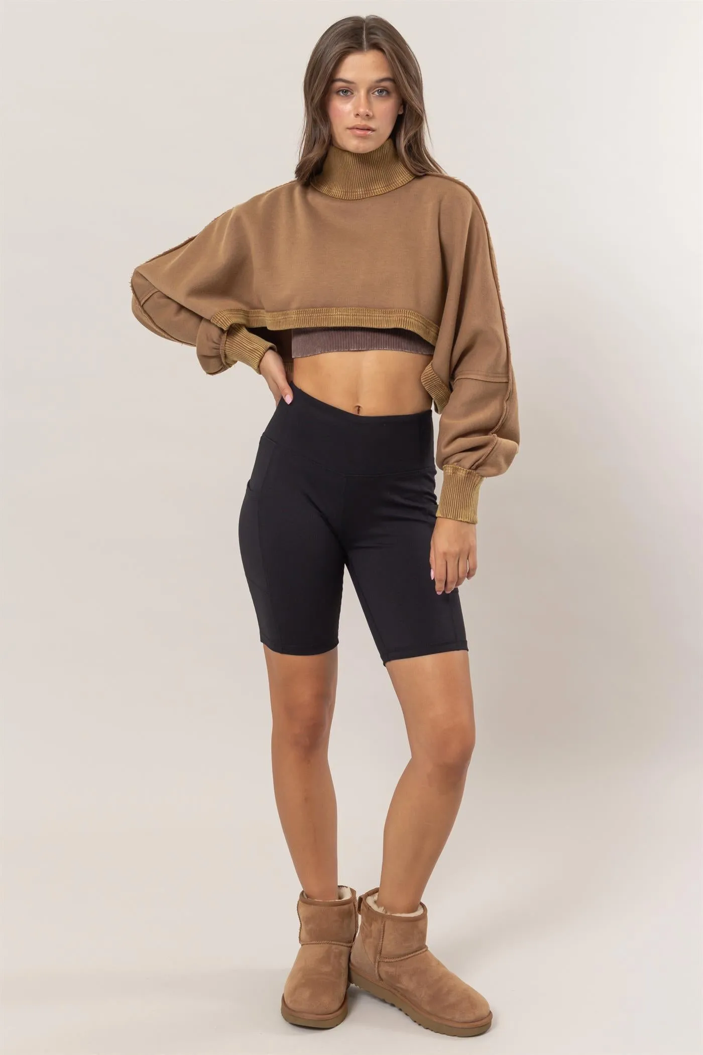 HF24F775-Cropped Turtleneck Sweater