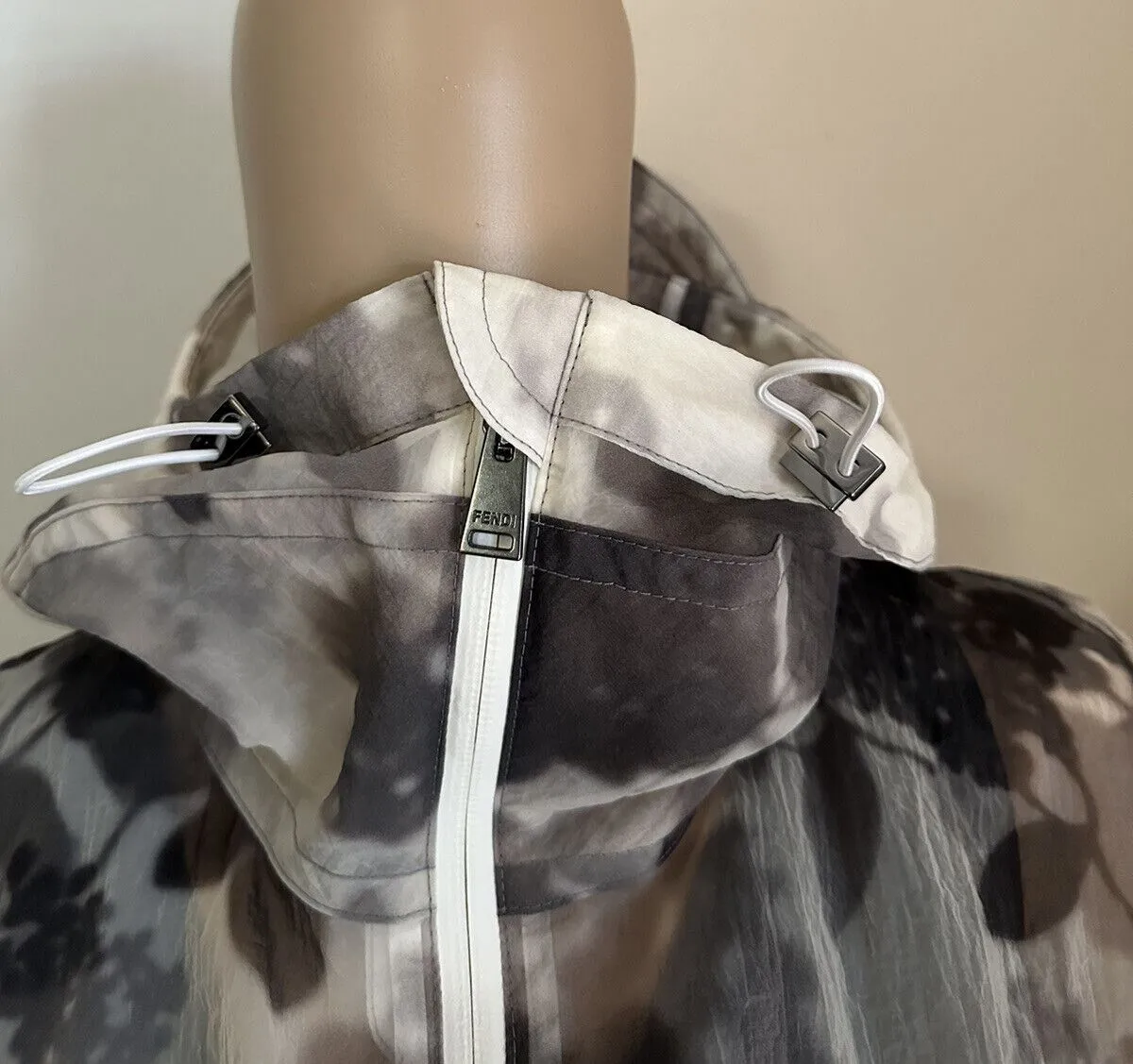 New $2550 Fendi Women Shady Flowers Tech Parka Gray/White Size M Italy