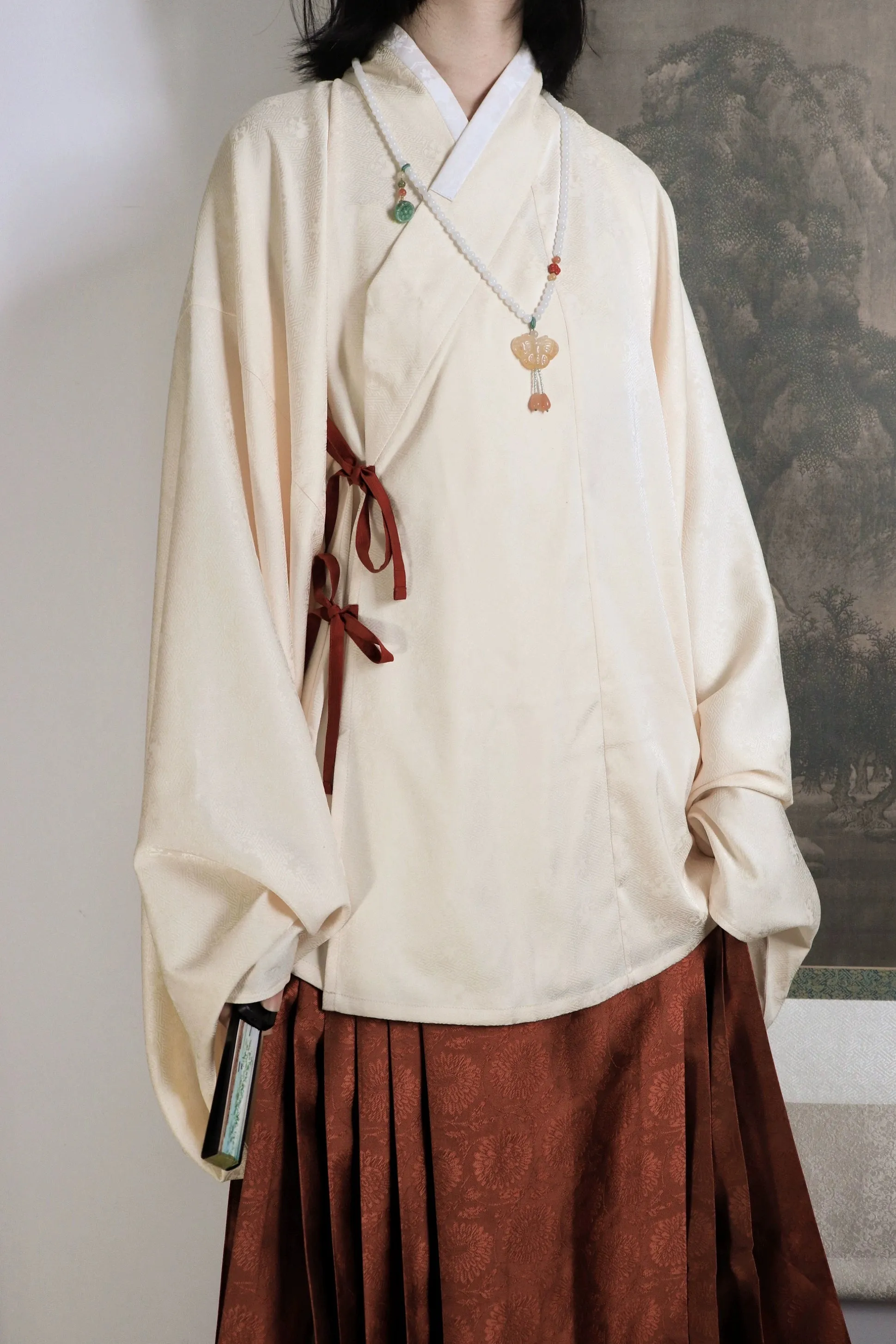 Pipa 琵琶 Lute Sleeve Middle Ming Dynasty Cross Collar Shirt