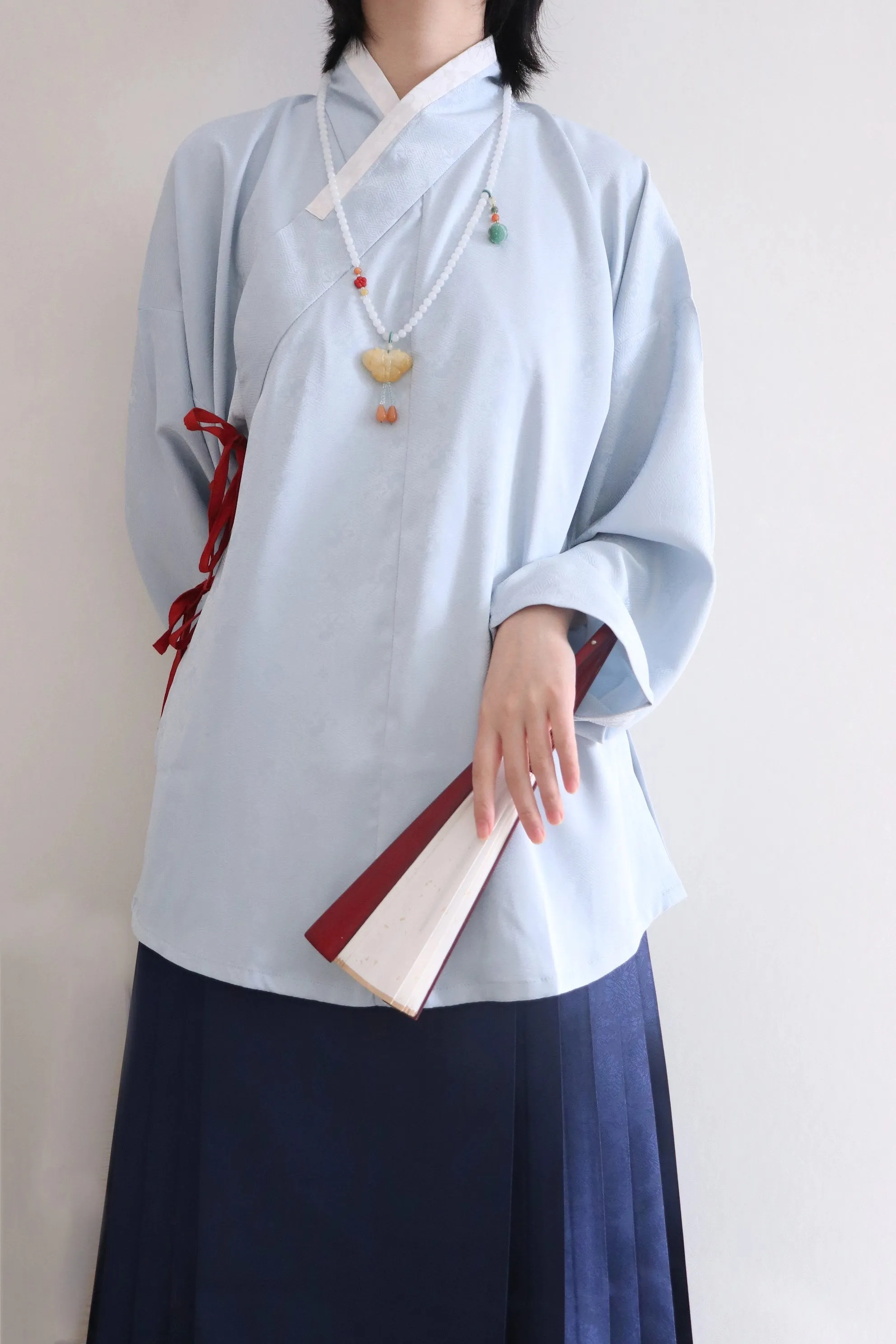 Pipa 琵琶 Lute Sleeve Middle Ming Dynasty Cross Collar Shirt