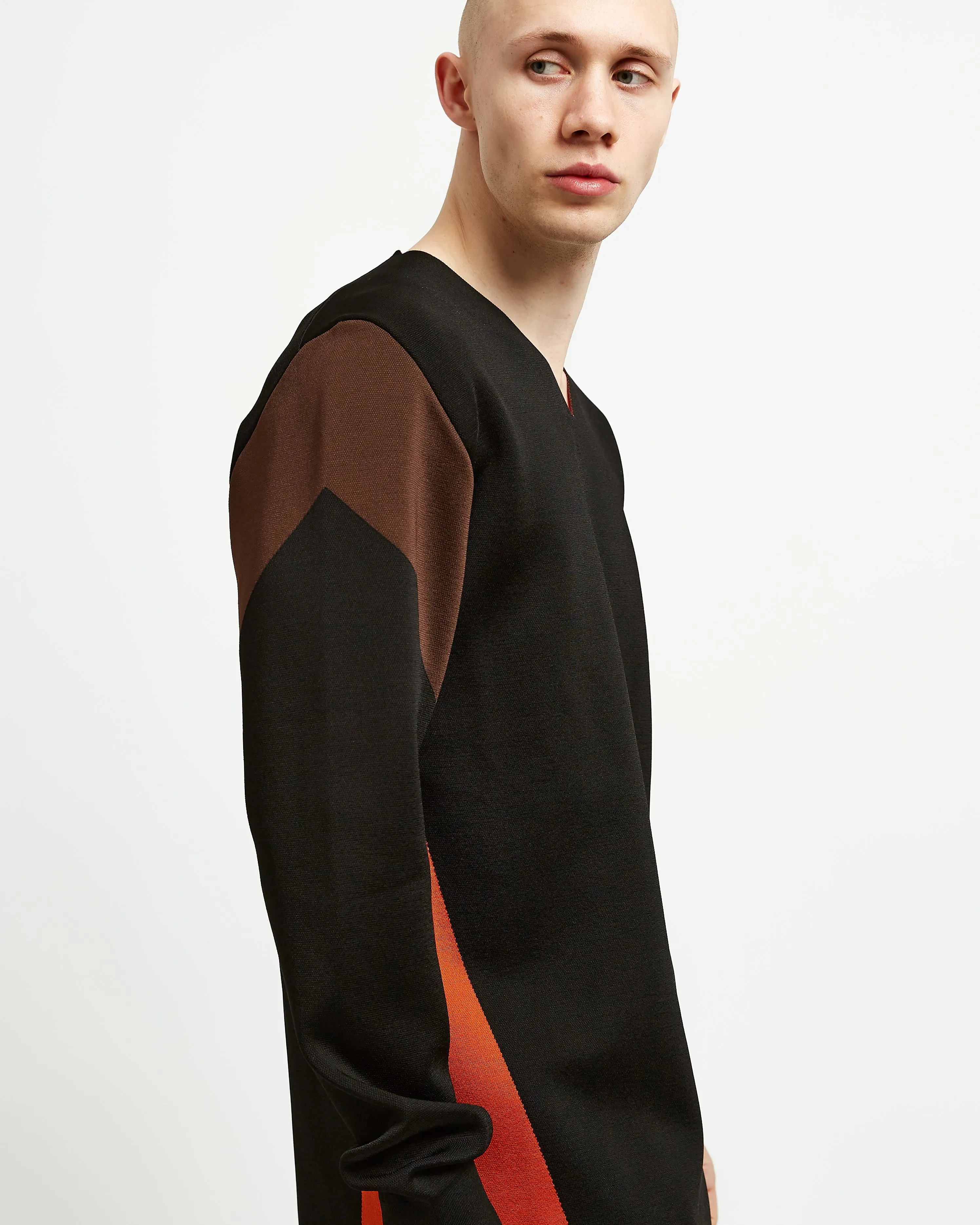 Primary V-Neck Sweater in Black