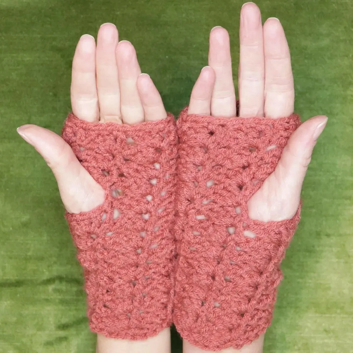 Sober Granny in a Spiral Crochet Fingerless Gloves – Easy and Stylish Pattern