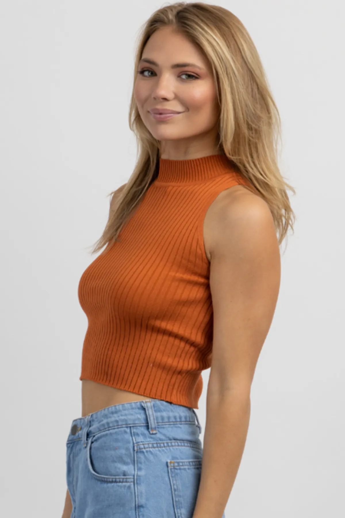 TANGERINE RIBBED MOCKNECK CROP TANK