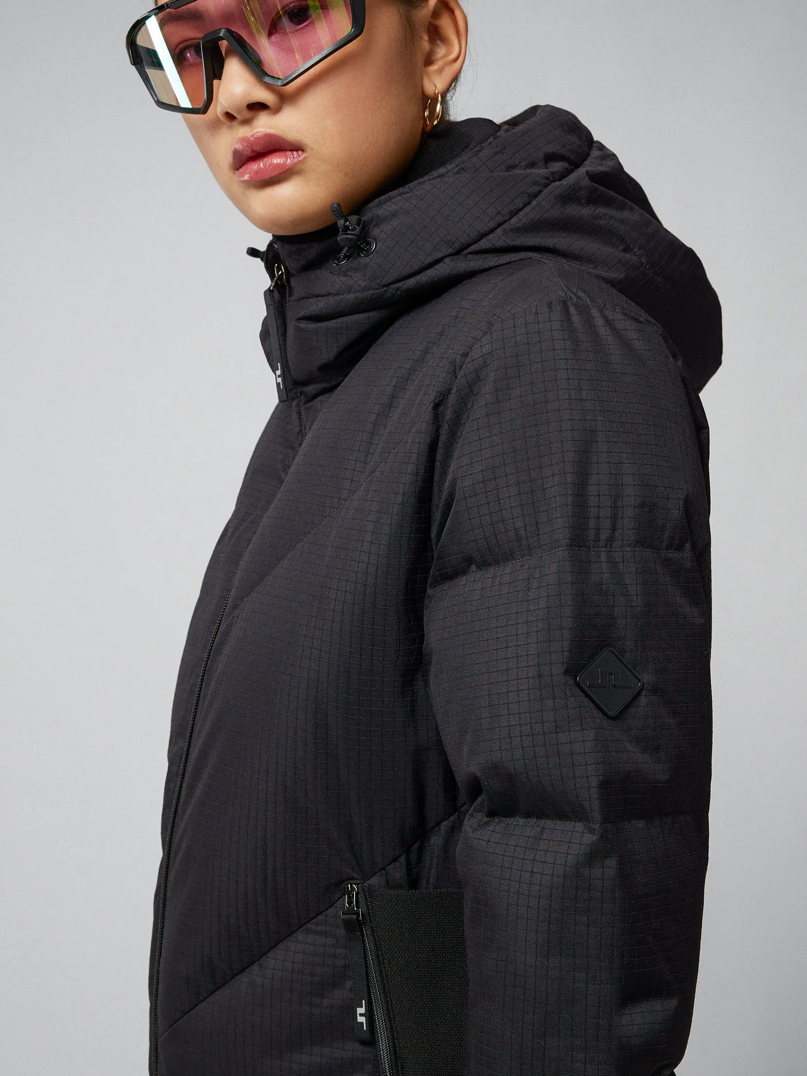 W Odyssey Down Parka / Black