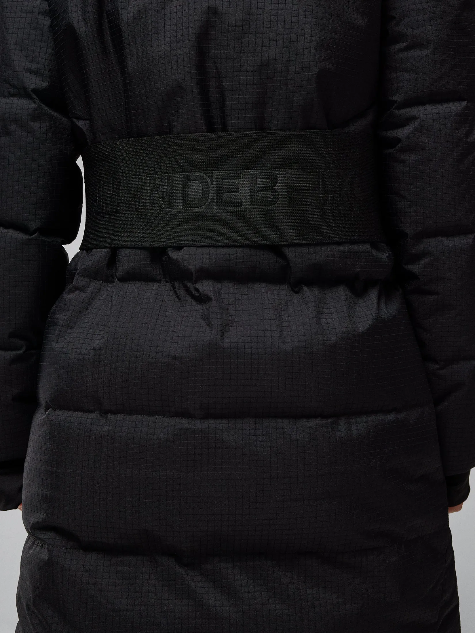 W Odyssey Down Parka / Black