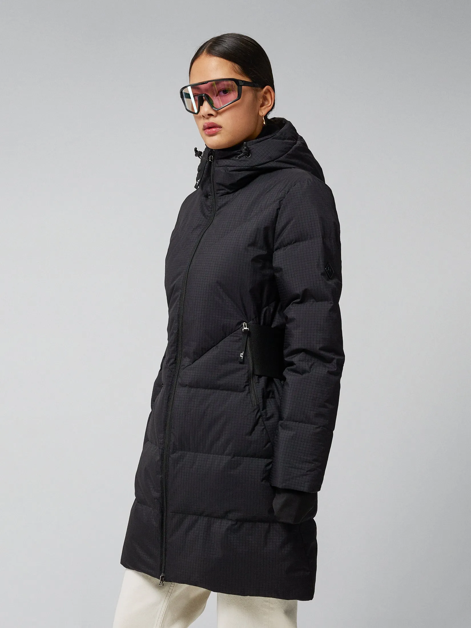 W Odyssey Down Parka / Black