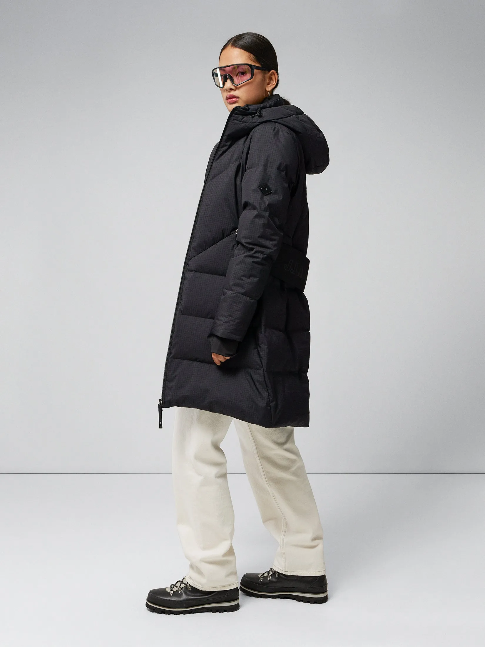 W Odyssey Down Parka / Black